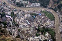 Encontrados 270 alunos mortos em escola por terremoto 