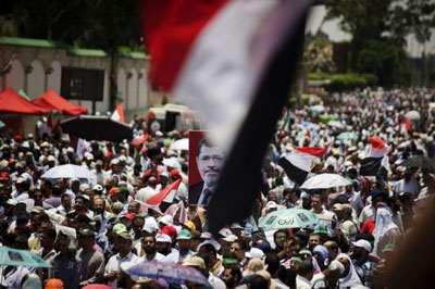 Presidente egpcio pede dilogo para evitar aumento da tenso