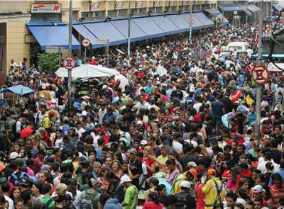 Brasil tem mais de 200 milhes de habitantes, segundo IBGE