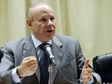 Mantega contesta FMI e diz que Brasil continuar intervindo no cmbio