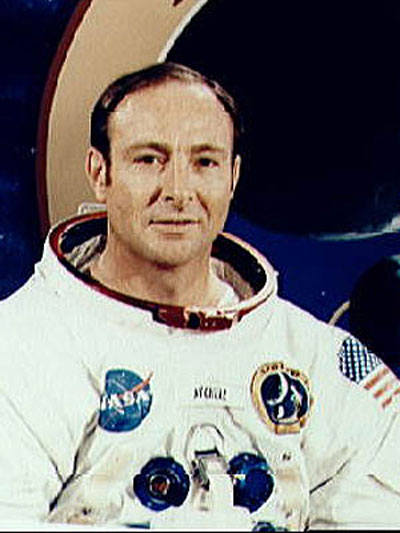 EUA processam astronauta que pisou na Lua por leiloar 