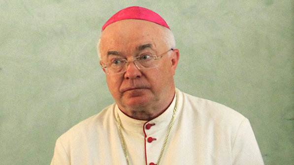 Vaticano expulsa do sacerdcio nncio acusado de pedofilia