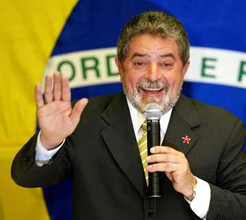 No Nordeste, Lula afirma que quer continuar a governar 