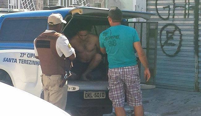 Quatro presos roubam armas e fogem da delegacia de Itatim