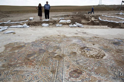 Arquelogos encontram mosaico com mais de 1.500 anos em Israel