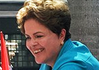 Dilma diz que no mexe em 13 e horas extras