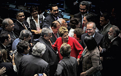 Fragilidade de rivais e alta na popularidade indicam cenrio favorvel para reeleio de Dilma