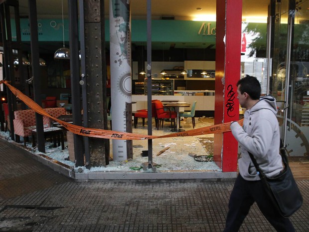 Violncia em Buenos Aires termina com cem pessoas detidas e 70 feridos