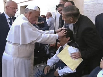 Vaticano nega que Papa tenha feito exorcismo na Praa So Pedro