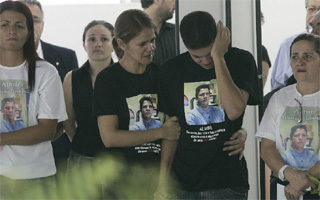 Professor vtima de ataque nos EUA  enterrado em Pernambuco