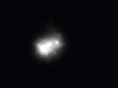 Astrnomo amador tira foto de satlite vindo em direo  Terra