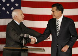 Romney anuncia apoio  pr-candidatura de McCain no Partido 