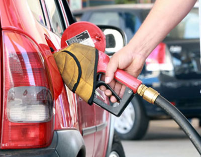 Banco Central projeta aumento de 5% para gasolina em 2013  