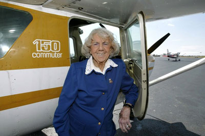 Pioneira da aviao feminina morre aos 102 anos nos EUA