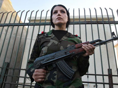 Mulheres srias formam fora voluntria para lutar por Assad