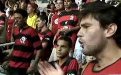 Torcida ensaia hit para a final do Carioca
