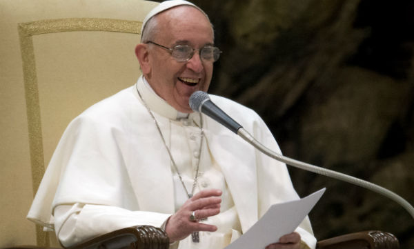  Papa quer manter dilogo com o Isl e com ateus  