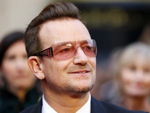 Bono diz que pode nunca mais tocar guitarra aps acidente de