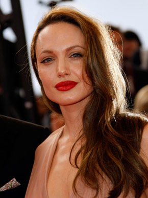 Angelina Jolie  eleita a atriz mais poderosa do mundo 