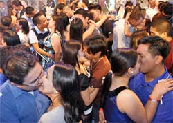 Filipinas promovem 'festa do beijo'