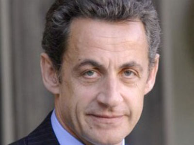 David Cameron e Sarkozy vo  Lbia para discutir assistncia ao CNT