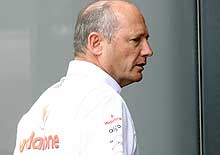 Jornal diz que Dennis vai deixar a McLaren