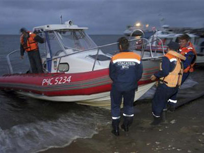 Mergulhadores encontram 110 corpos em barco que afundou