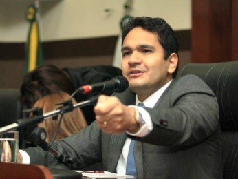 Presidente da Cmara de Cuiab  afastado aps suspeita de fraude