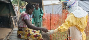 Unio Europeia aumentar ajuda para combater o ebola