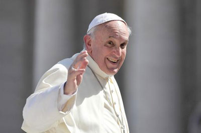 Papa diz que  preciso acompanhar homossexuais e divorciados 