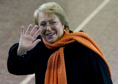 Bachelet e conservador Longueira vo disputar eleio presidencial no Chile