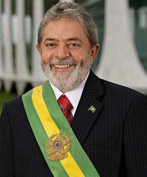 Lula diz que adversrios querem ganhar eleies no tapeto