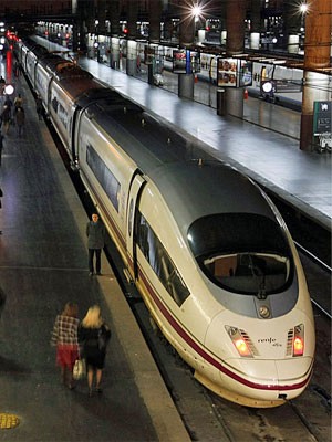 Trens da Espanha tero vages com uso de celular proibido