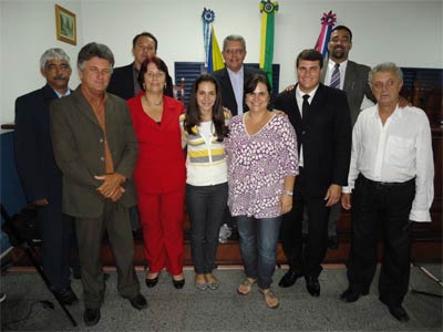 Cmara de Maratazes homenageia Alxia Duarte Torres