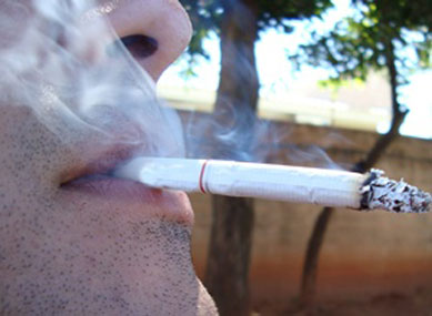 Mesmo aps cncer, 40% dos fumantes continuam a usar o cigarro