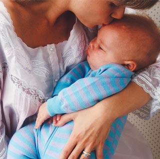 Senado aprova licena-maternidade de seis meses