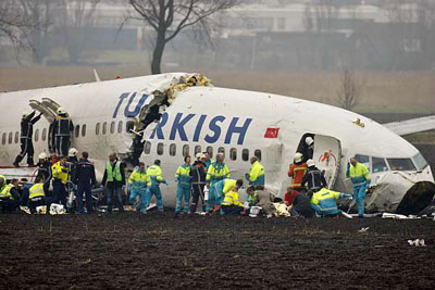 Holanda investiga causas do acidente de avio turco em Amste