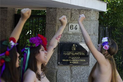 Fundadoras da Femen fogem por recearem pelas suas vidas