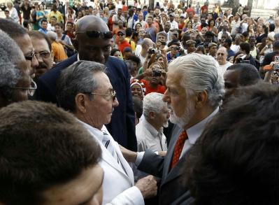 Ral Castro faz breve visita a Salvador