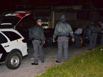 SP: grupo invade casa e suspeitos morrem em confronto com a PM