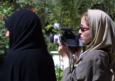 Jornalista iraniano-americana  julgada por espionagem em Teer