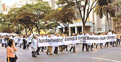 Mdicos fazem novos protestos no Pas nesta tera-feira
