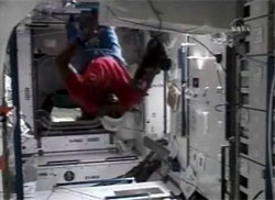 Astronautas europeus entram pela primeira vez no laboratrio