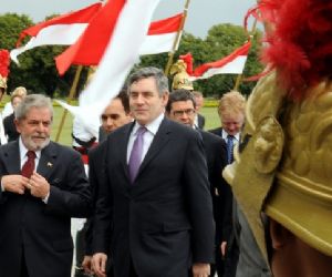 Lula e Brown vo defender na reunio do G20