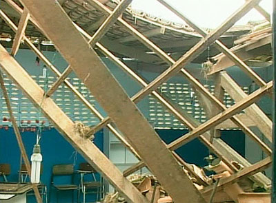 Escola onde telhado desabou segue sem aulas na Bahia