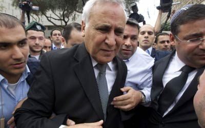 Ex-presidente de Israel  condenado por estupro