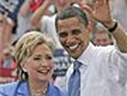 Hillary sobe ao palanque de Obama, pede votos e unio 