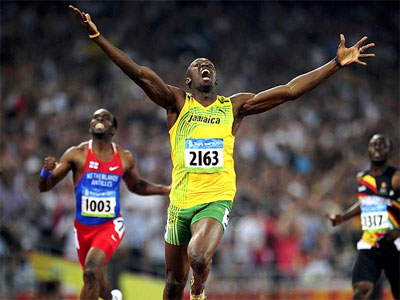 Bolt garante segundo ouro com recorde mundial