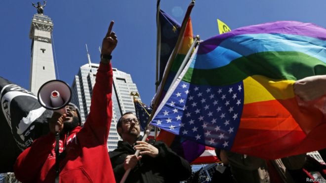 Lei provoca onda de protestos contra discriminao de gays n