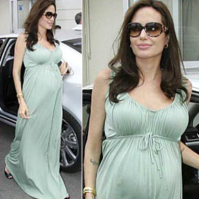 Angelina Jolie confirma gravidez de gmeos .